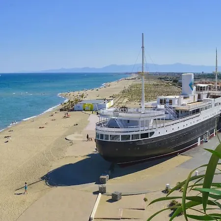 Apartmán Plage, Piscine Dans Un Style Industriel *